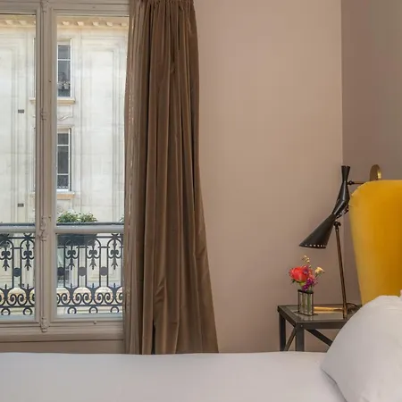 Le Singulier 3* Paris