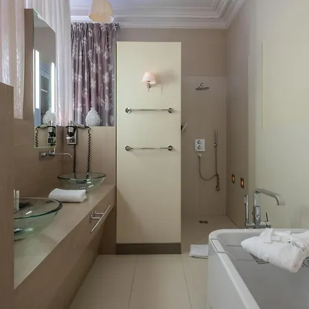 Le Singulier Hotel 3*