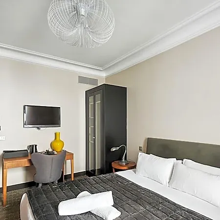 Le Singulier 3* Paris