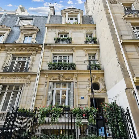 Le Singulier Hotel
