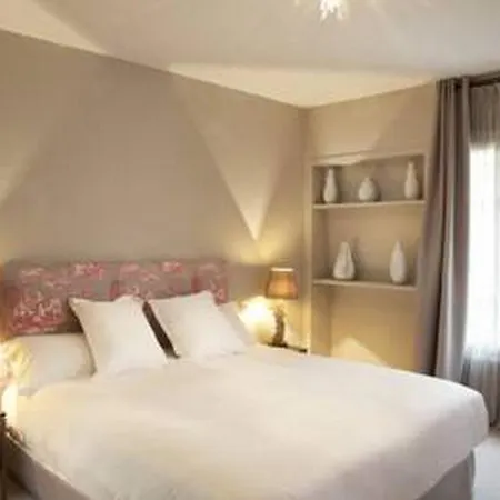 Le Singulier 3* 파리