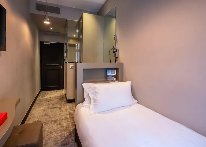 Le Singulier Hotel