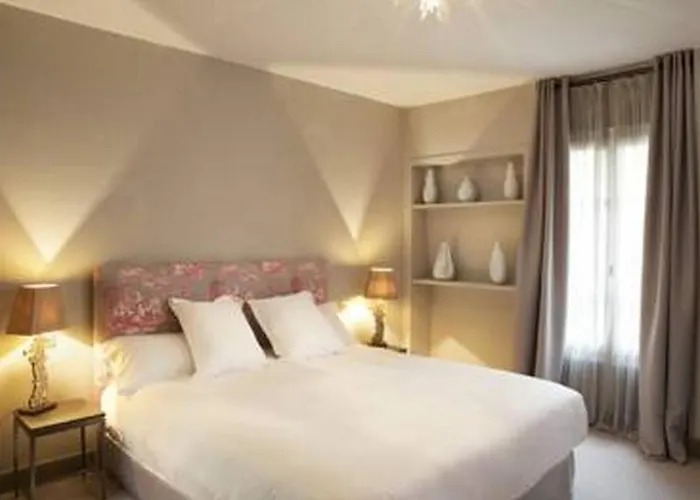 Le Singulier 3* Parijs