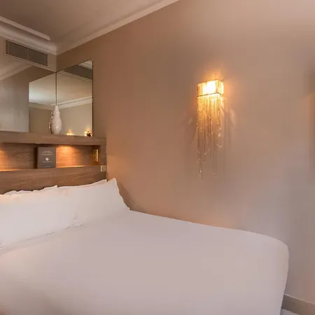 Le Singulier 3* Paryż