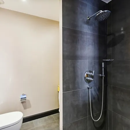 Le Singulier Hotel