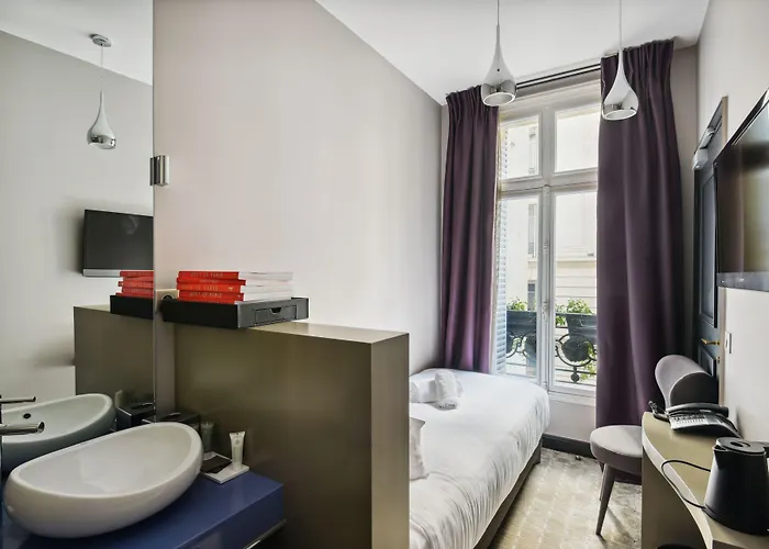 Le Singulier 3* Paris