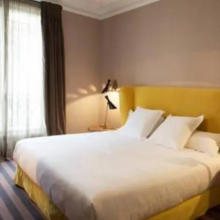 Le Singulier Париж